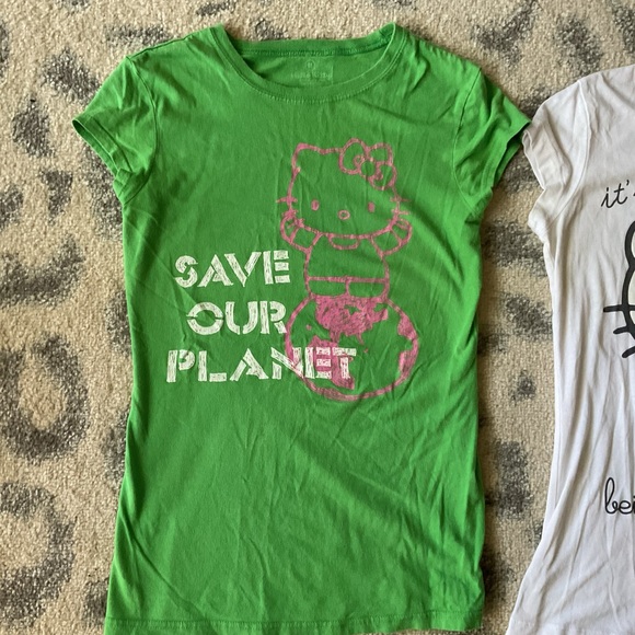 Hello Kitty T shirt bundle - Picture 2 of 3